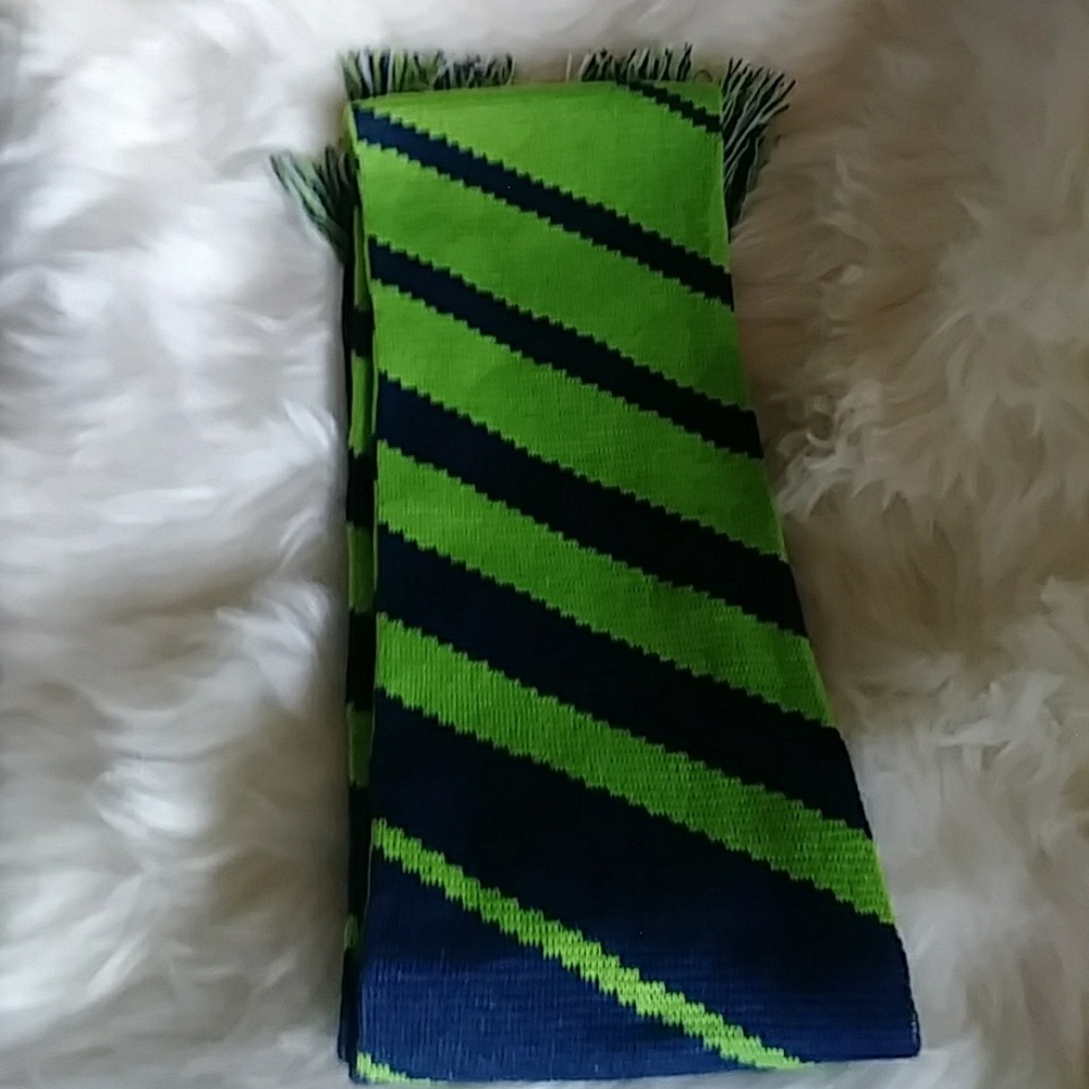 Seahawks scarf - Picture 2 of 3